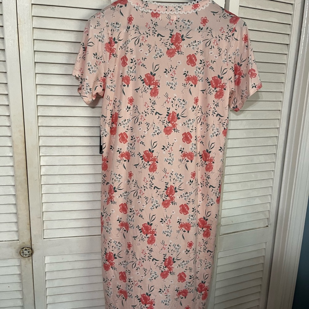 SELLING CATHERINE MALANDRINO NIGHTGOWN SIZE LARGE NWT FLORAL COLOR SHORT SLEEVE - Picture 4 of 12